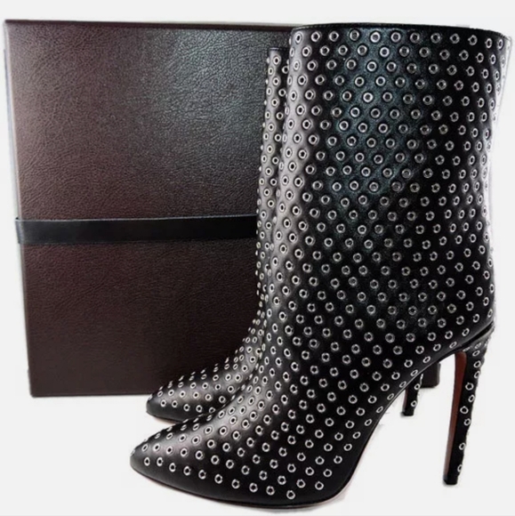 Alaia Boots - Picture 2 of 3